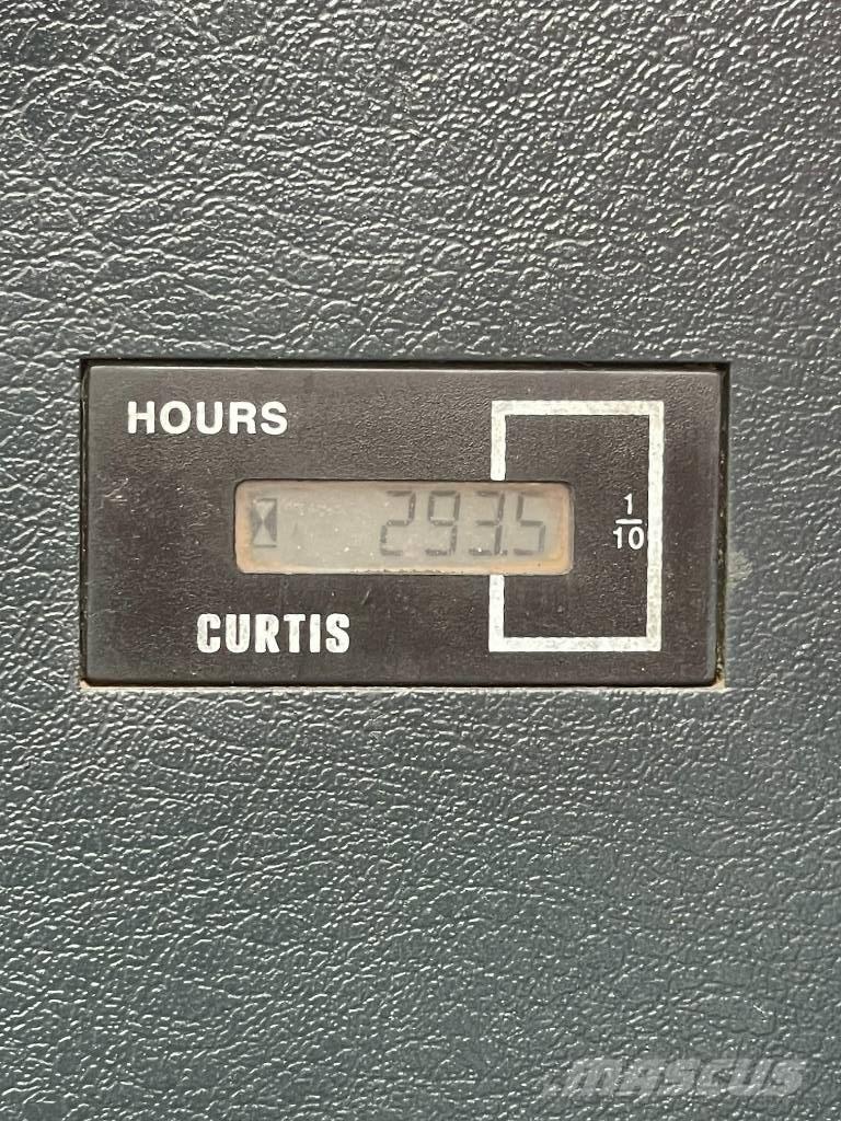 Hyundai 220LC-9S Середні екскаватори 7т. - 12т.