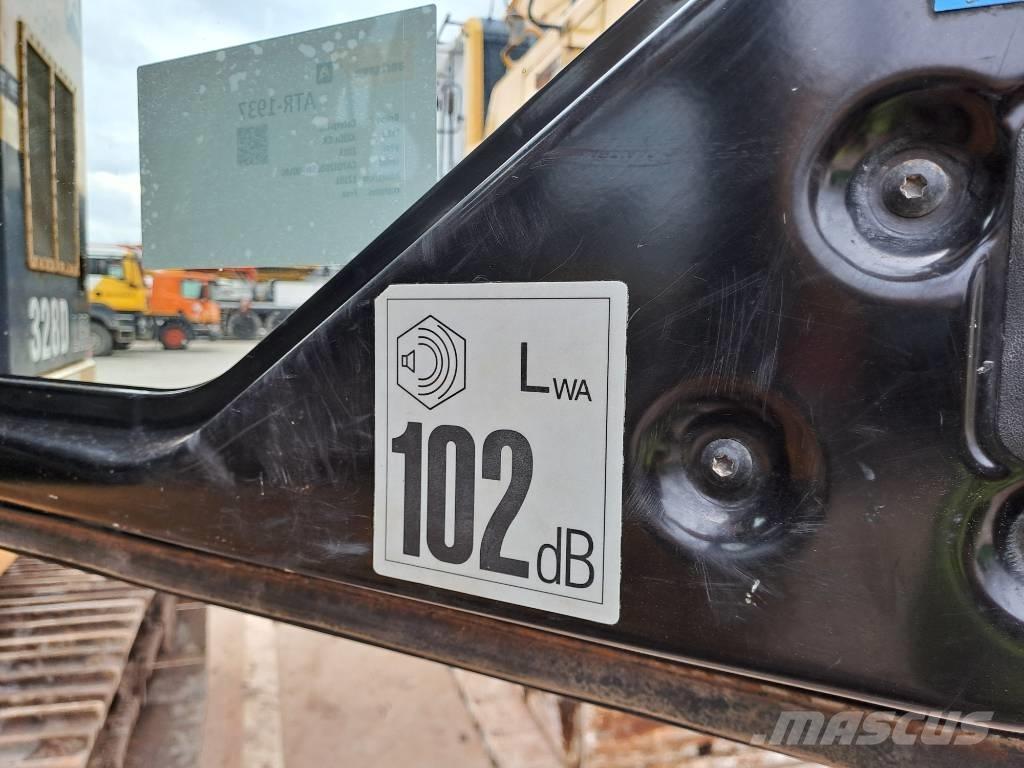 CAT 328 D LCR Гусеничні екскаватори