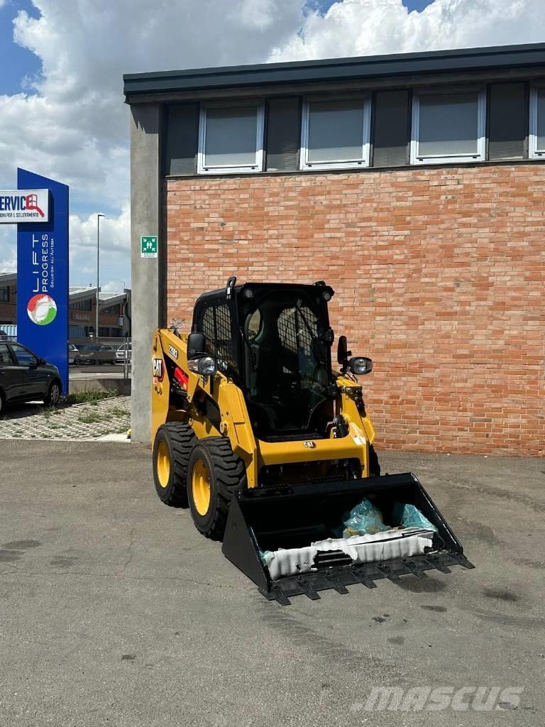 CAT 226D3 Міні-навантажувачі