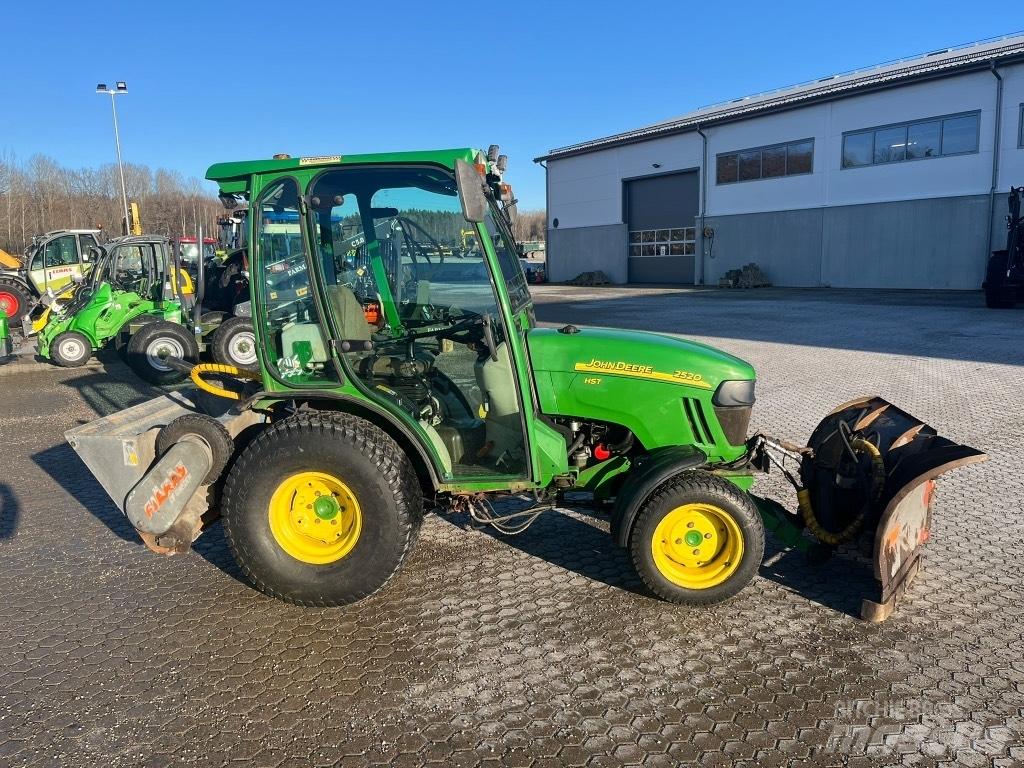 John Deere 2520 HST Трактори