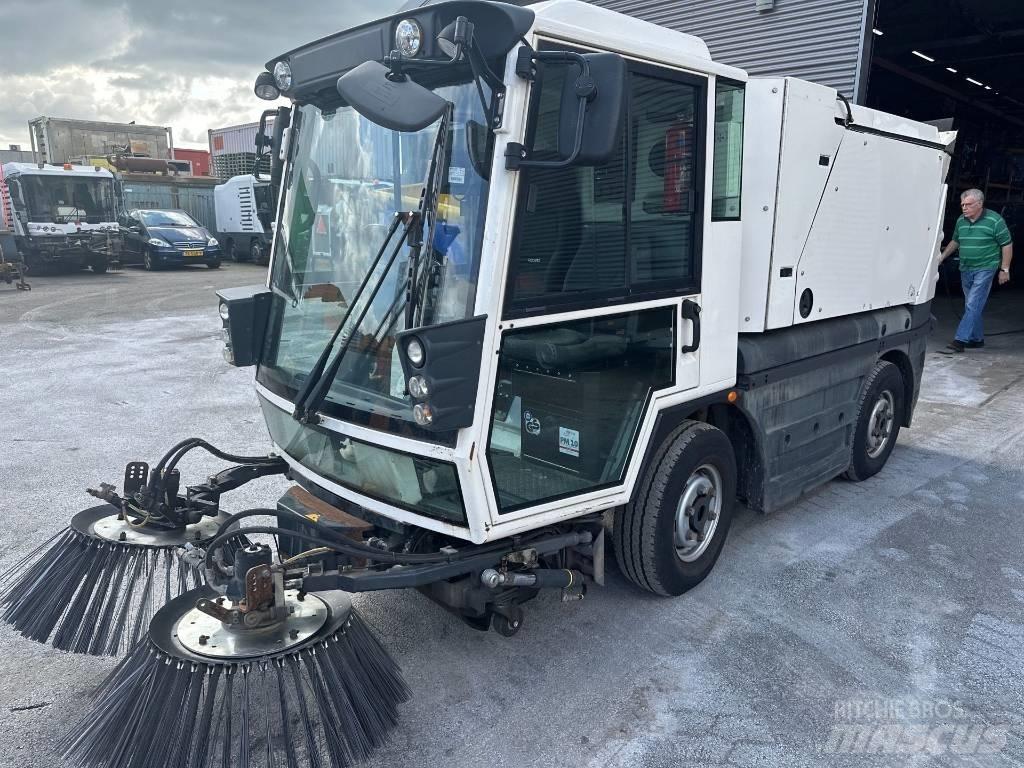 Schmidt Swingo 200 Підмітальні машини