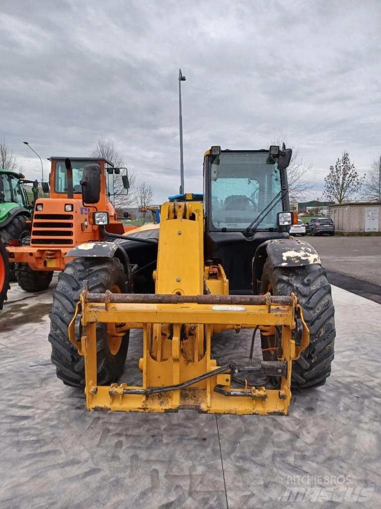 JCB 540-70 Телескопічний навантажувач