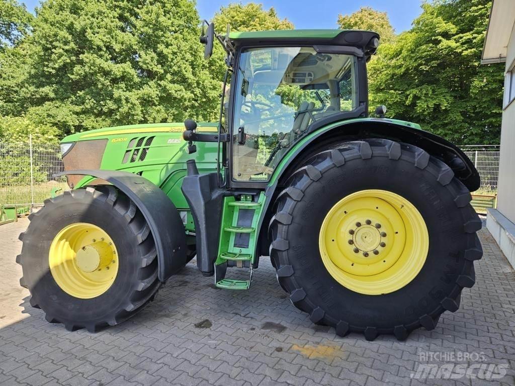John Deere 6210R Трактори
