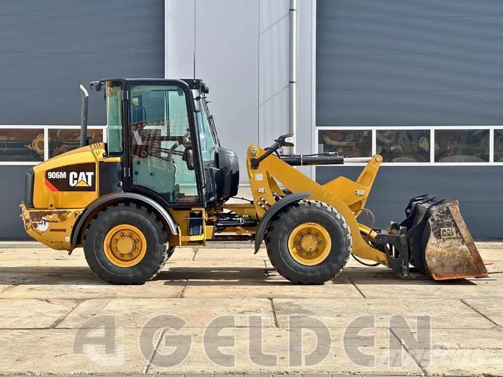 CAT 906M - NEW TYRES Фронтальні навантажувачі