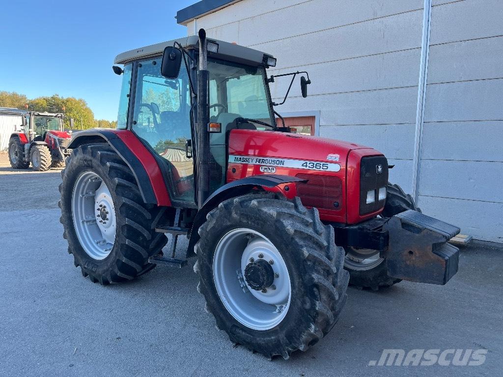 Massey Ferguson 4365 Трактори