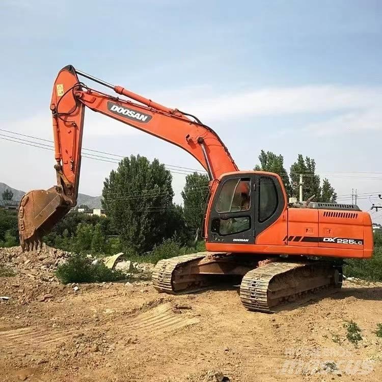 Doosan DX 225 LC-9C Гусеничні екскаватори