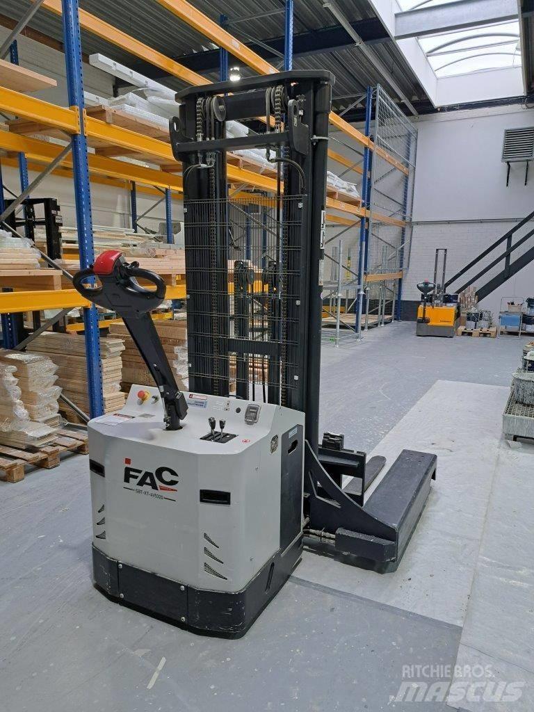 Combilift CSI Ручний візок