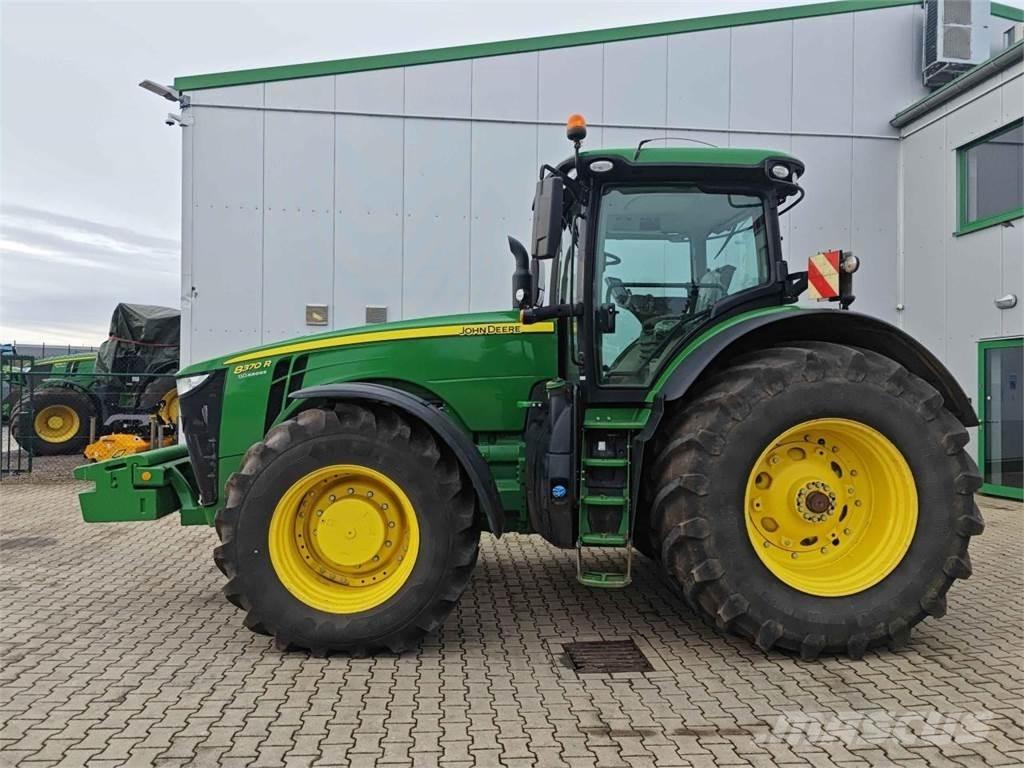 John Deere 8370R Трактори