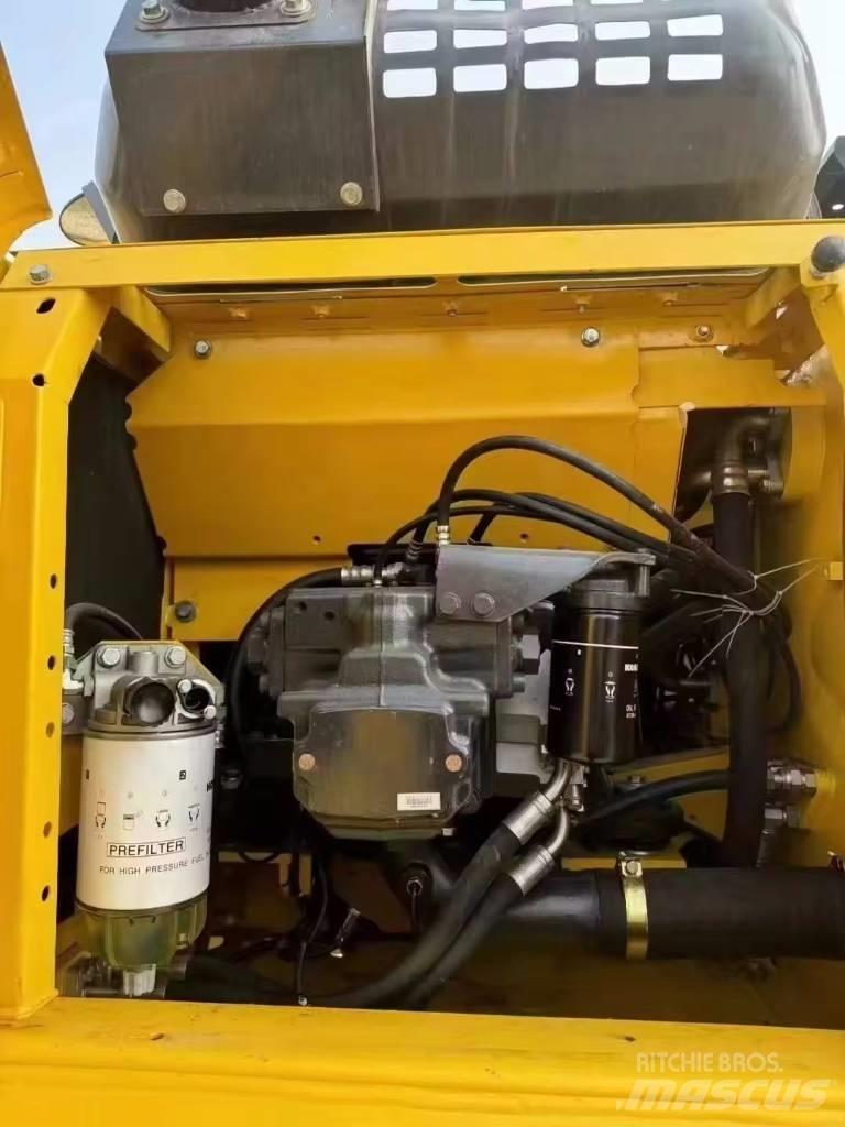 Komatsu PC 200 Гусеничні екскаватори