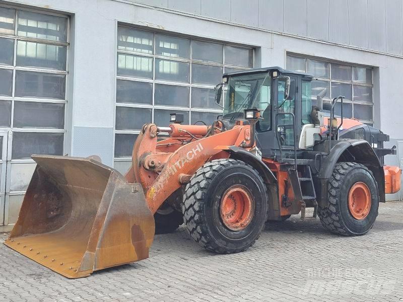 Hitachi ZW 250-6 Фронтальні навантажувачі