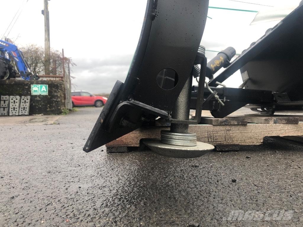 JCB Snow Plough Плуги