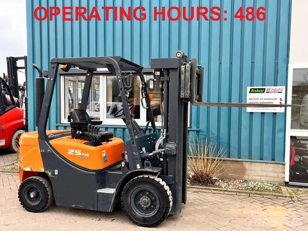 Doosan D25GP Дизельні навантажувачі