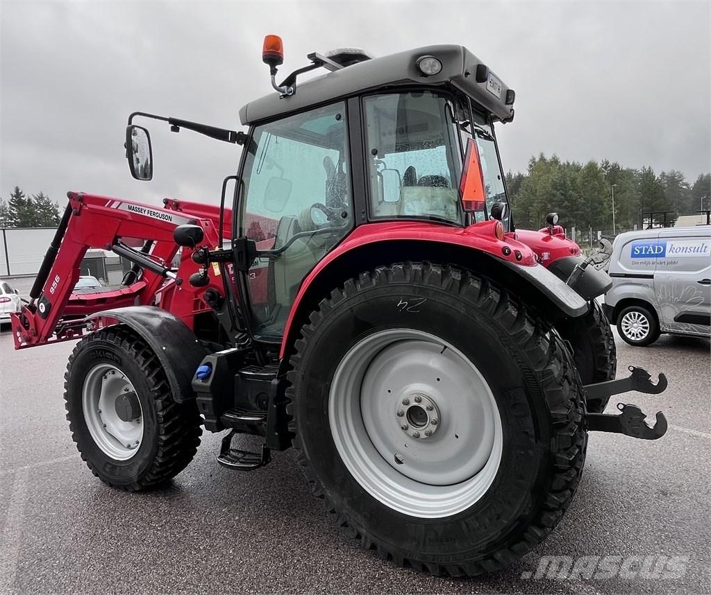 Massey Ferguson 5613 Трактори
