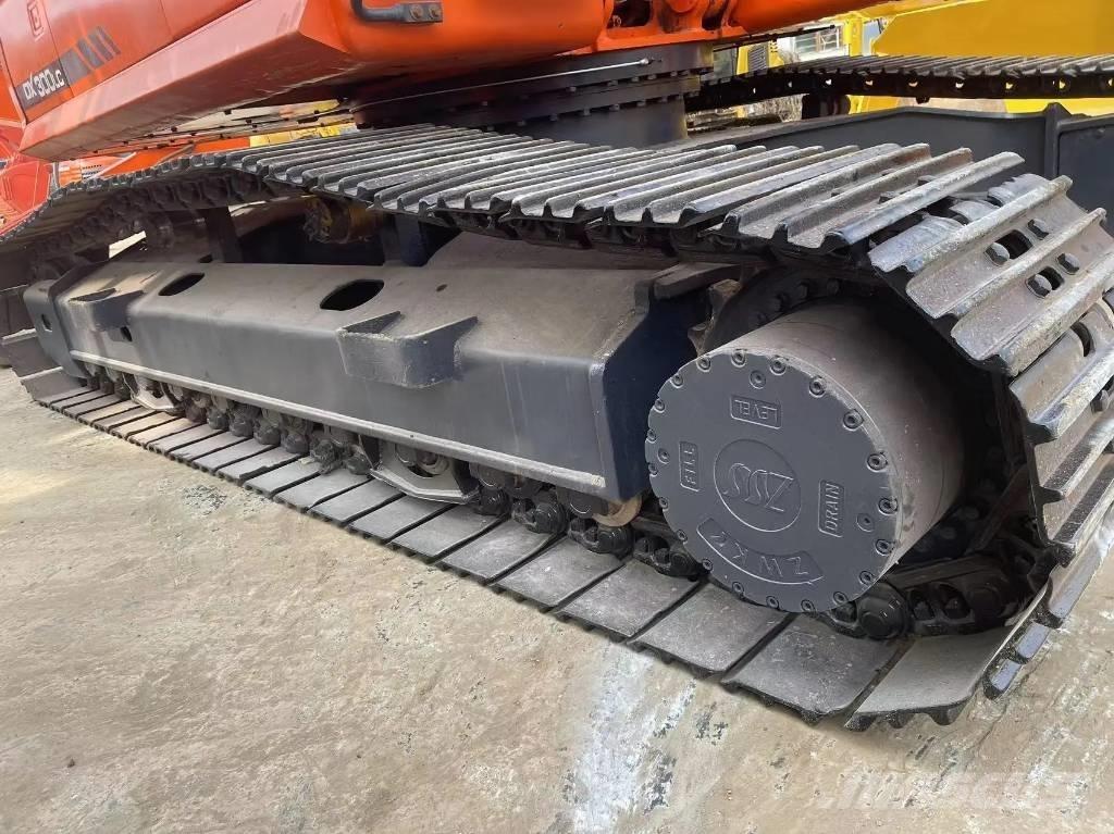 Doosan DX300LC Гусеничні екскаватори