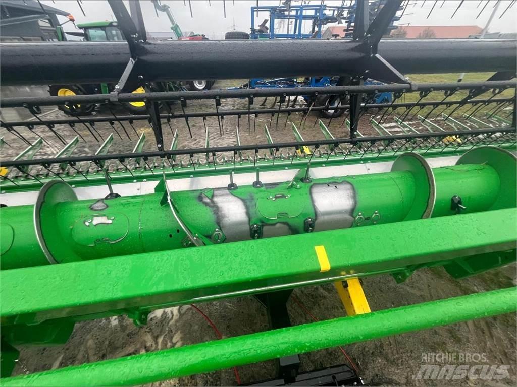 John Deere 625R Додаткове обладнання для збиральних комбайнів