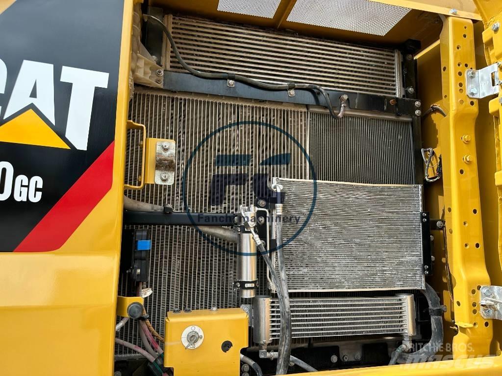 CAT 330 GC Гусеничні екскаватори