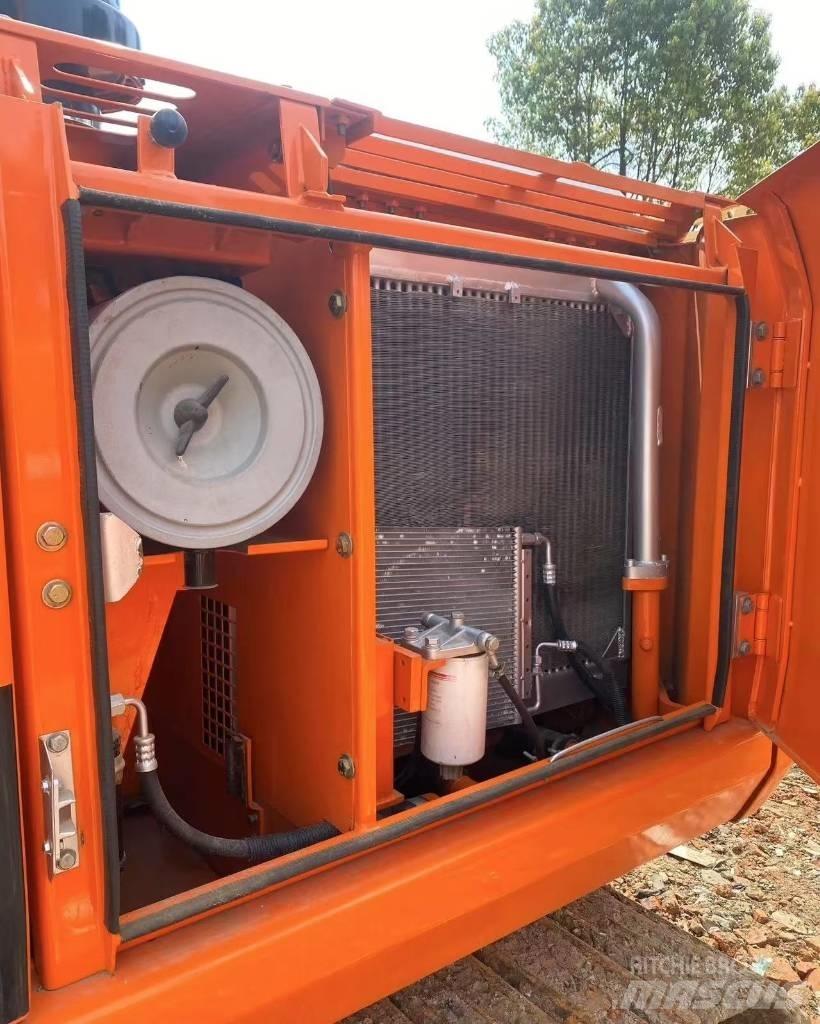 Doosan 150 Гусеничні екскаватори