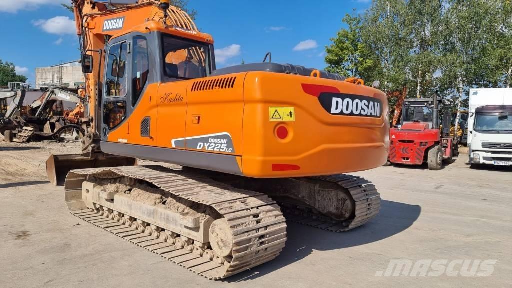 Doosan DX 225 Гусеничні екскаватори