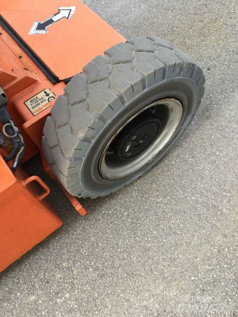JLG E 300 AJP Колінчаті підйомники