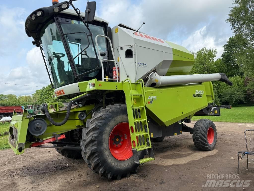 CLAAS Avero 240 Зернозбиральні комбайни