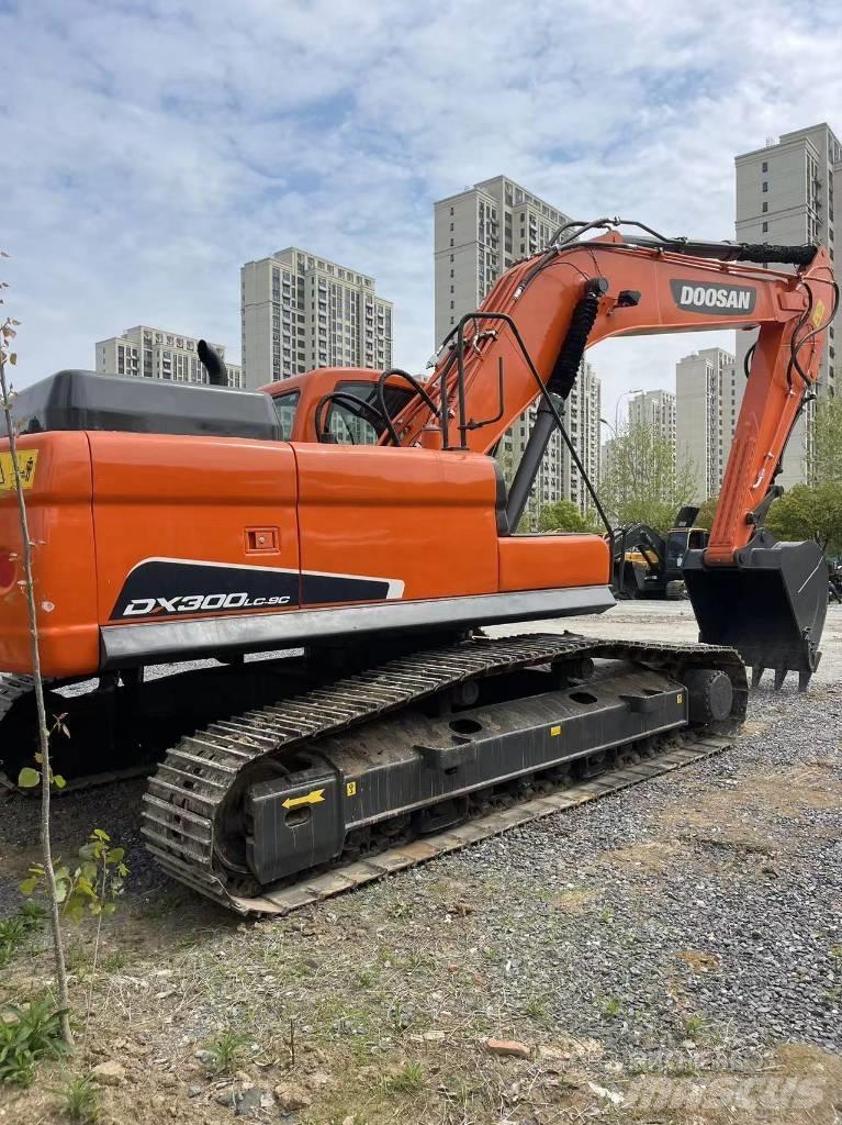 Doosan DX 300 LC Гусеничні екскаватори