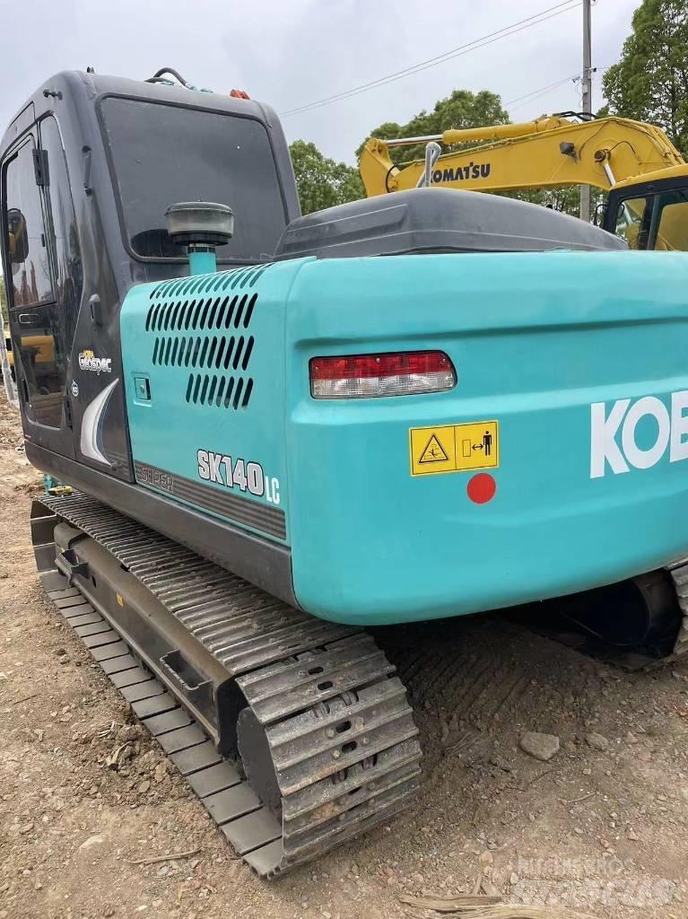 Kobelco SK140 Гусеничні екскаватори