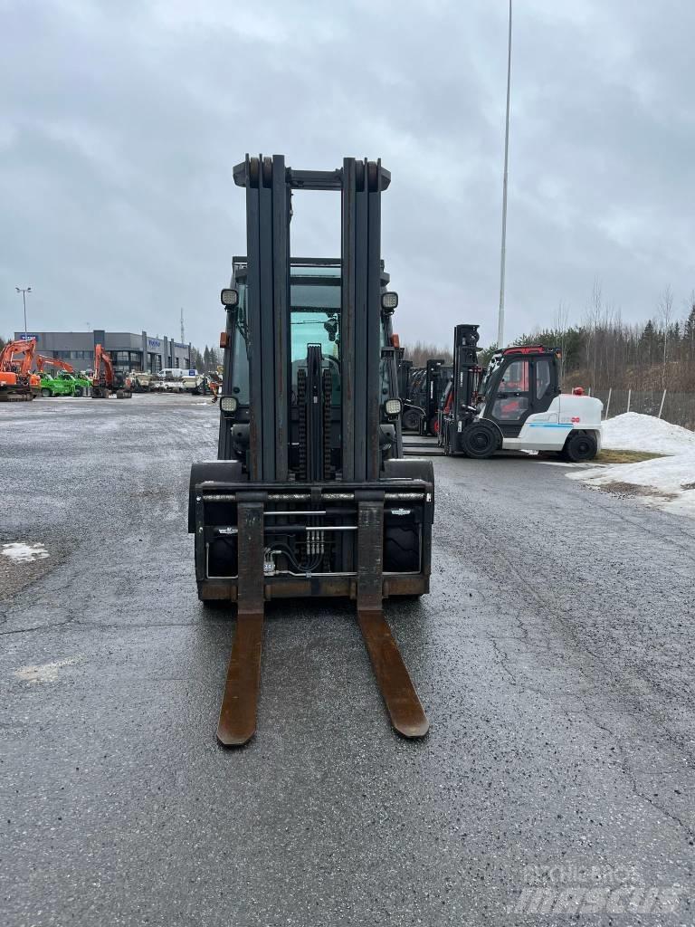 Nissan WG1F4A50Y Дизельні навантажувачі