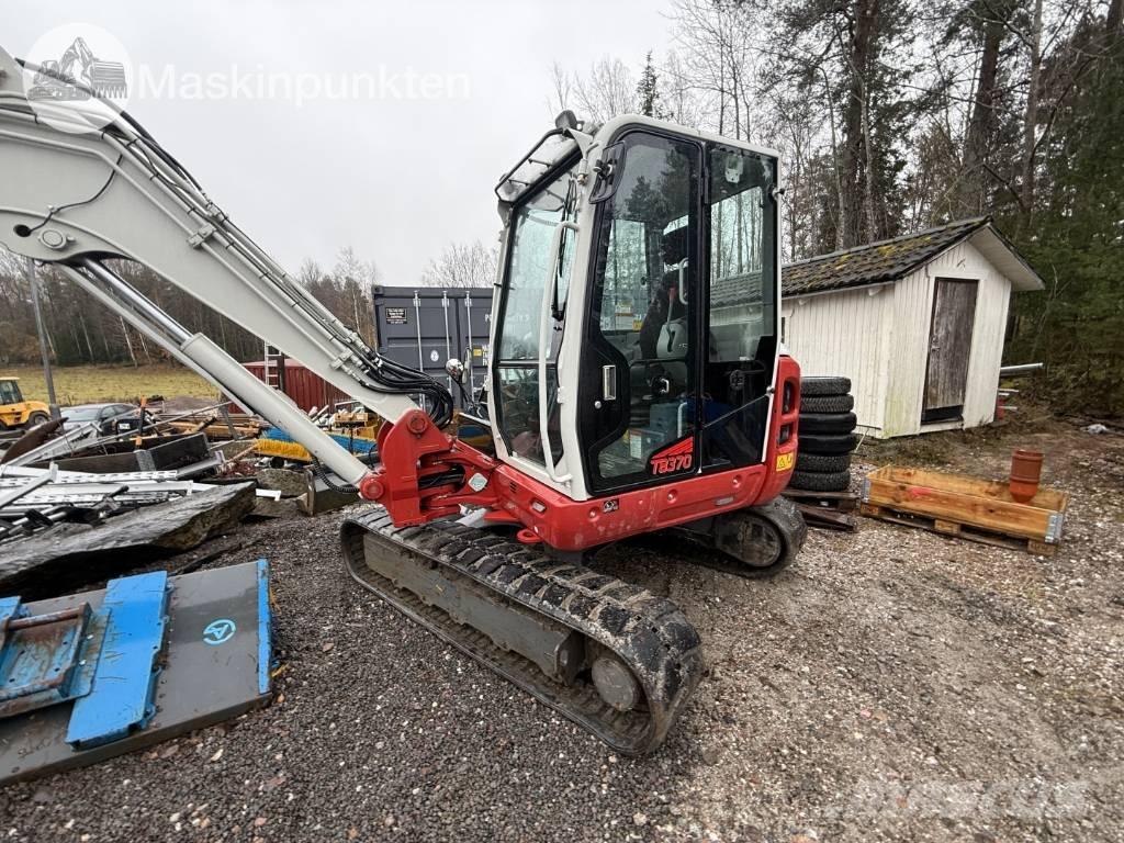 Takeuchi TB 370 Гусеничні екскаватори