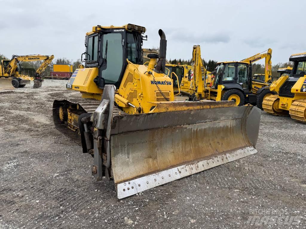 Komatsu D 61 PX-24 Гусеничні бульдозери