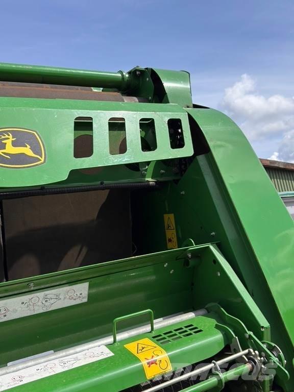 John Deere V461R Рулонні прес-підбирачі