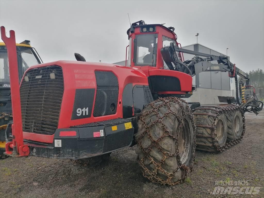 Komatsu 911 Харвестери