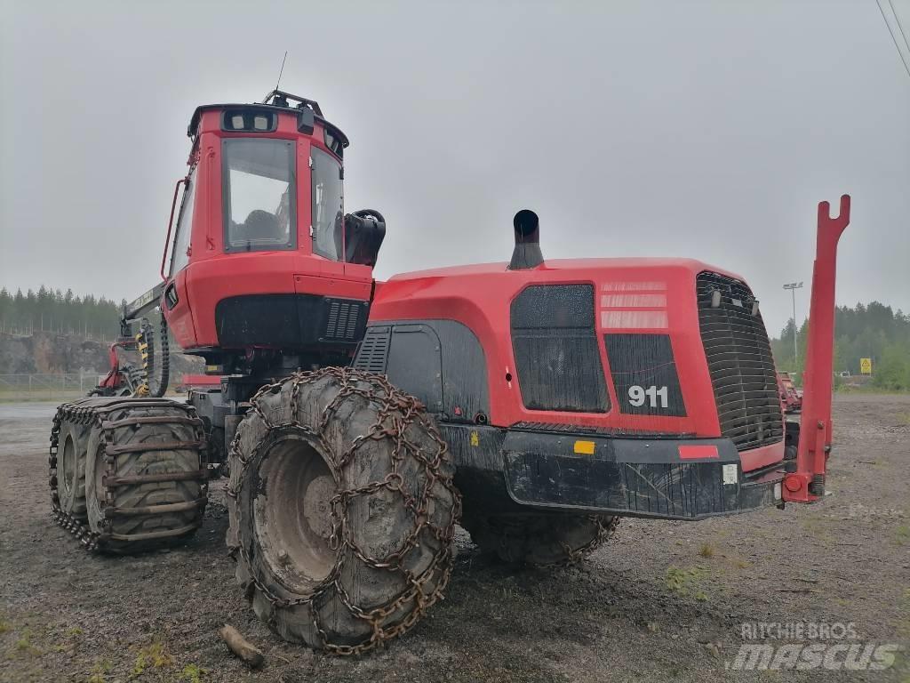 Komatsu 911 Харвестери