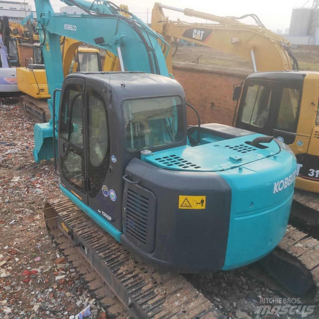 Kobelco SK 135 SR Гусеничні екскаватори