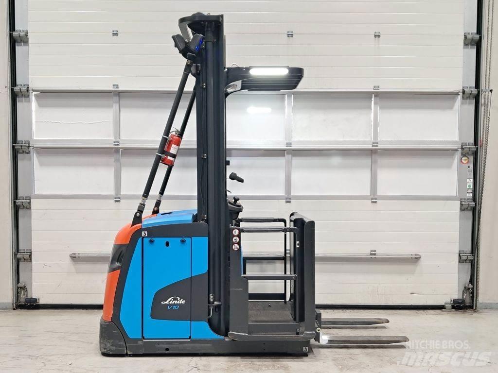 Linde V10-02 Підбирачі замовлень з нижніх ярусів