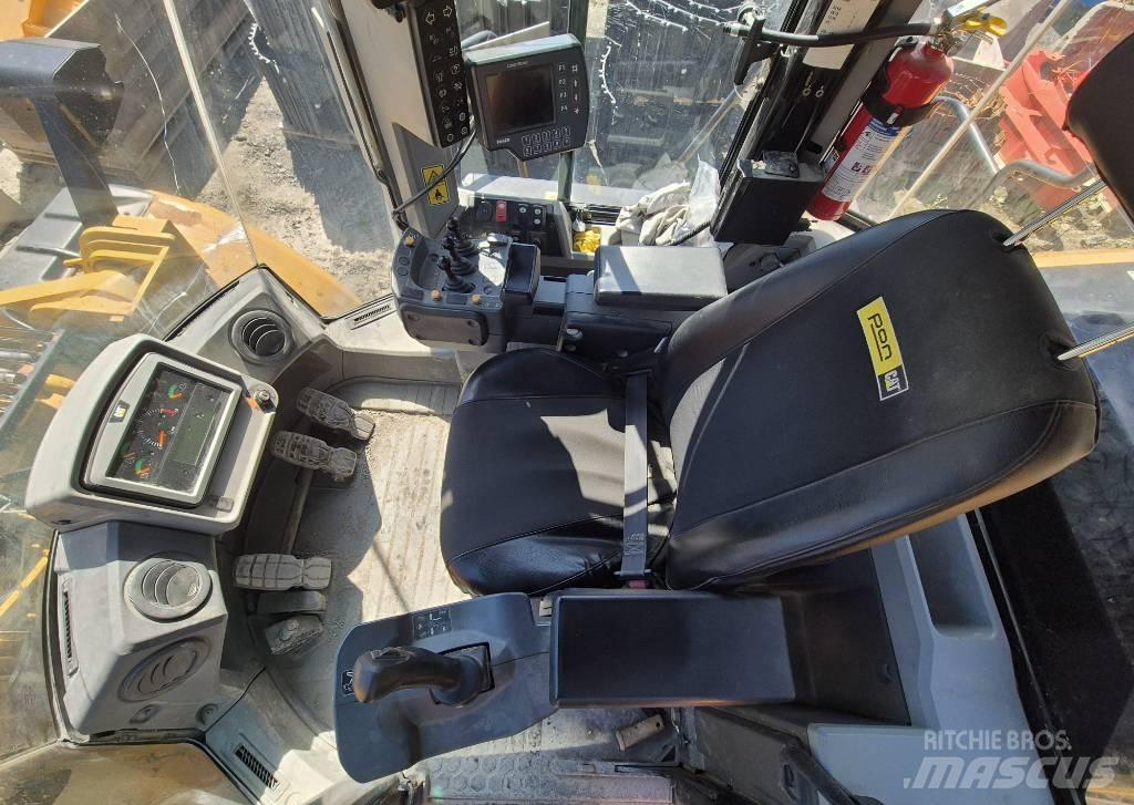 CAT 966M Фронтальні навантажувачі