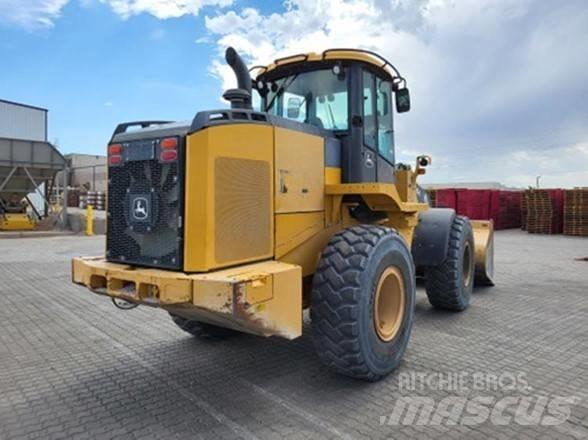 John Deere 624K Фронтальні навантажувачі