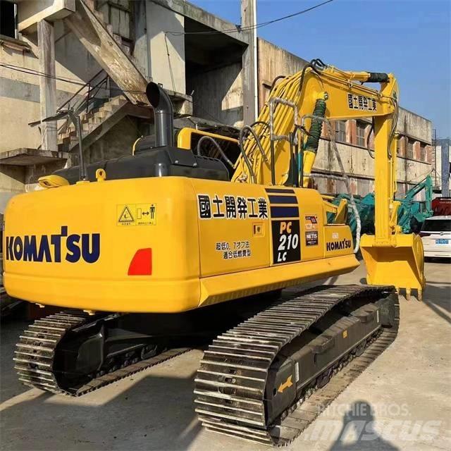 Komatsu PC 210 Гусеничні екскаватори