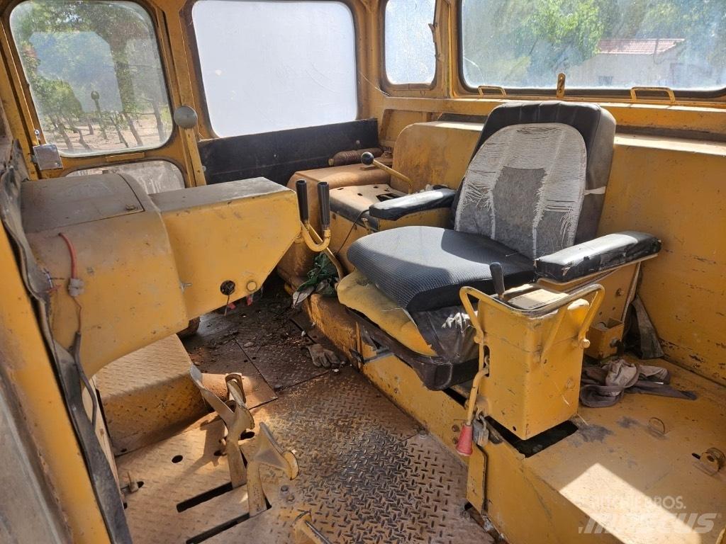 CAT D 9 G Гусеничні бульдозери