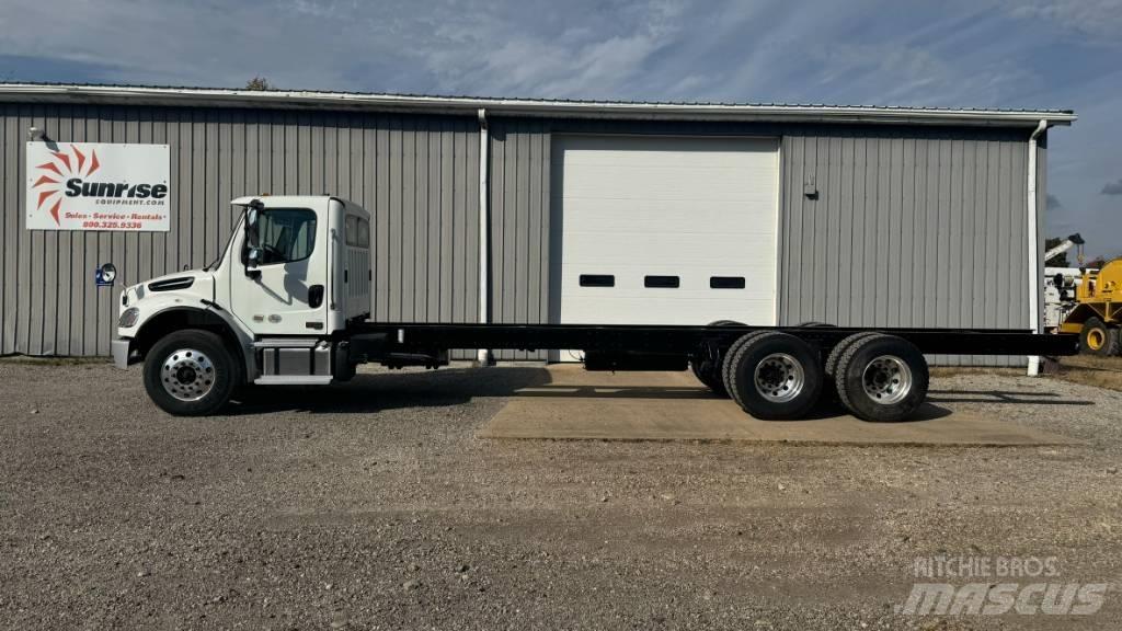 Freightliner M2 Шасі з кабіною