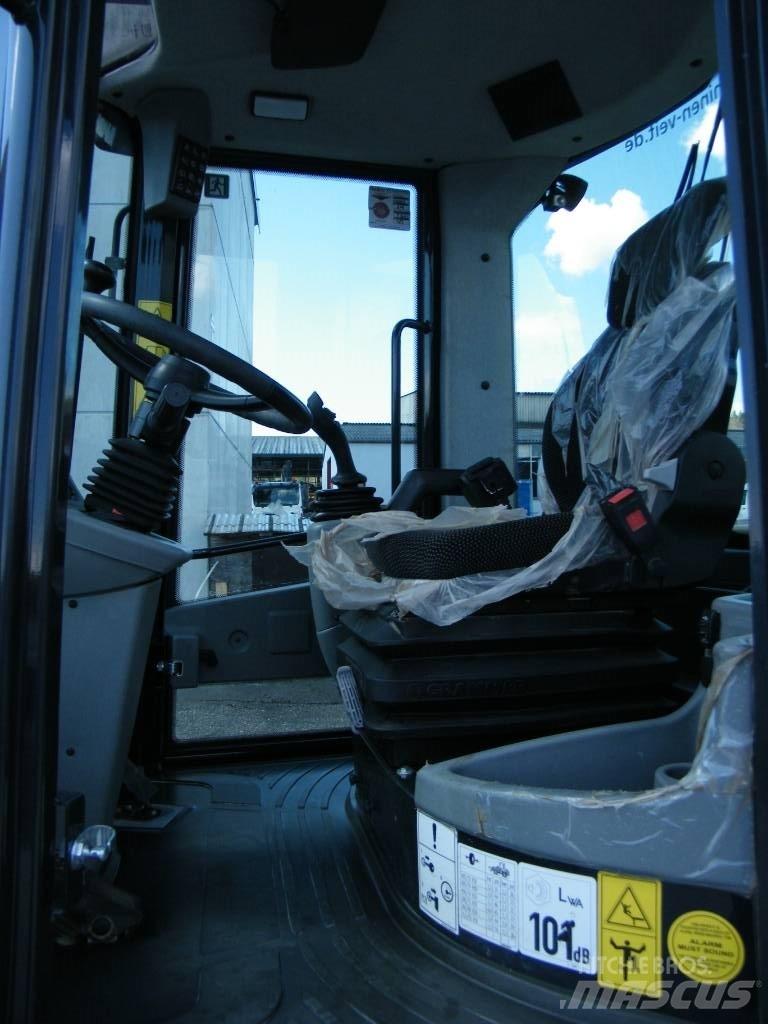 Yanmar v100 Фронтальні навантажувачі