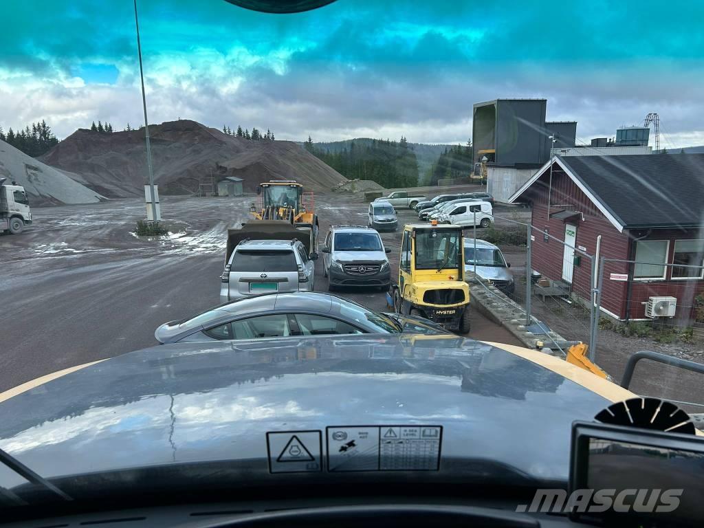 Bell B 60 E Зчленовані самоскиди