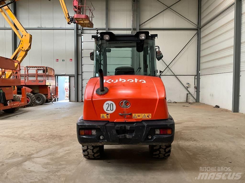 Kubota R 065 Фронтальні навантажувачі