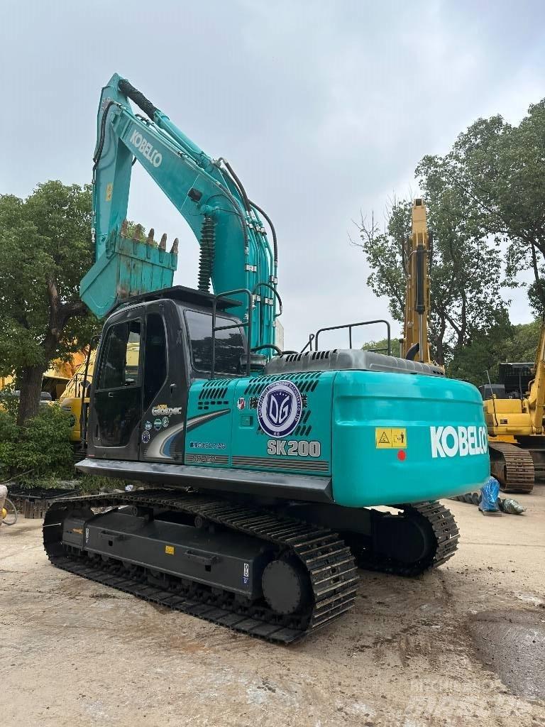 Kobelco SK 200 Гусеничні екскаватори