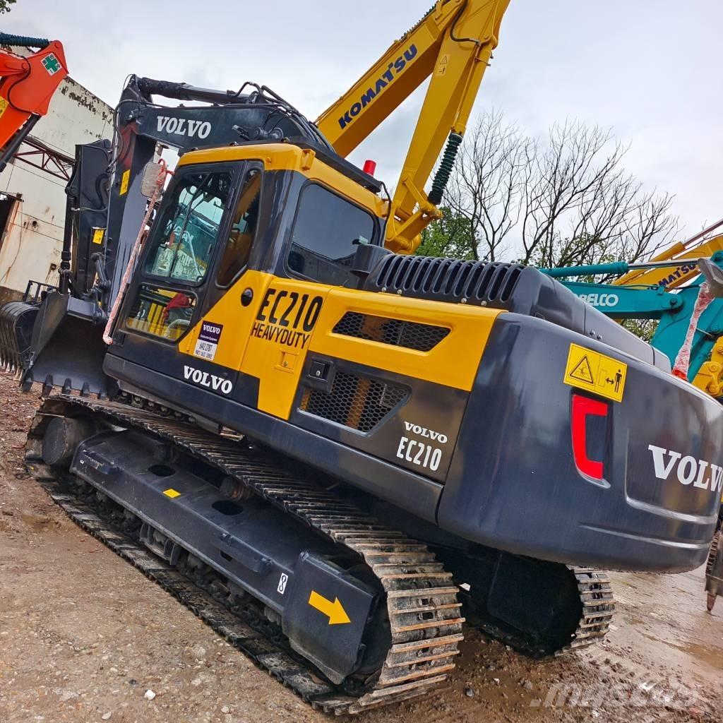 Volvo EC210B Гусеничні екскаватори