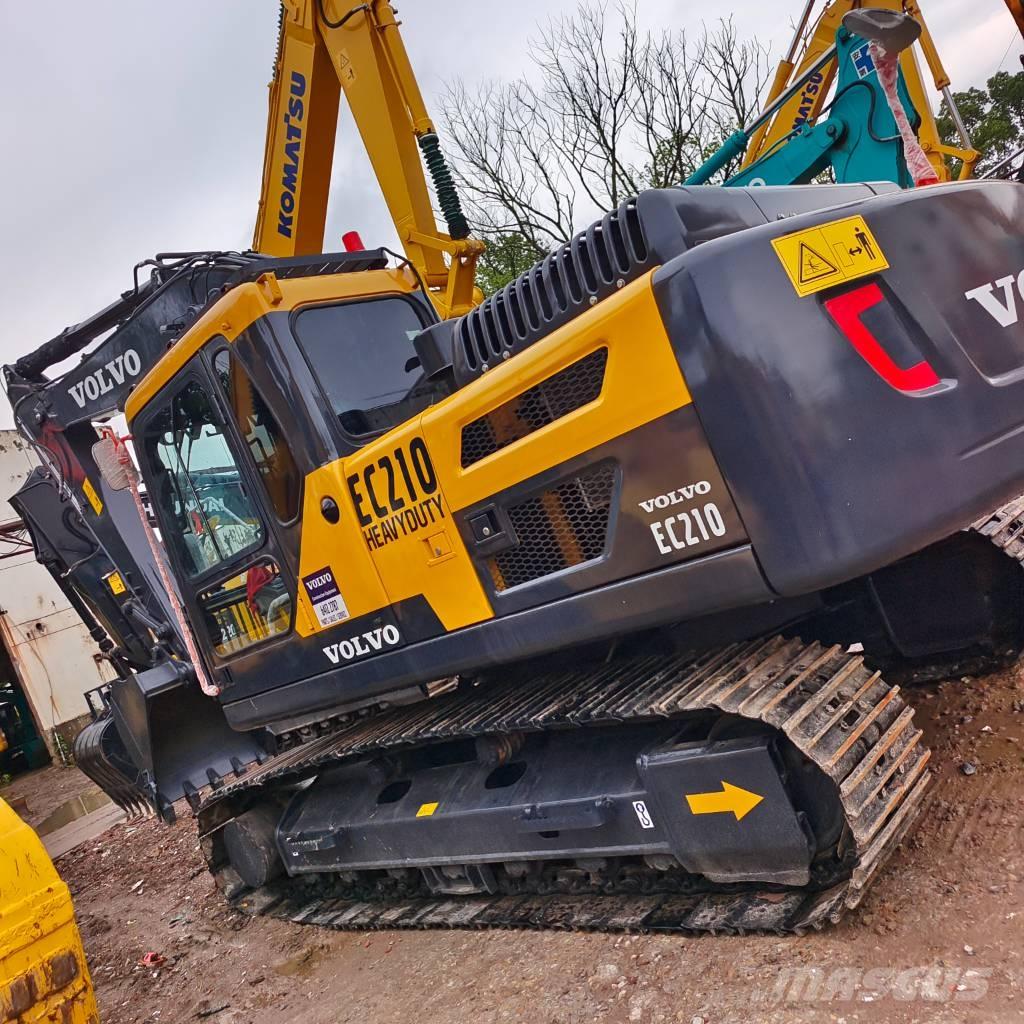 Volvo EC210B Гусеничні екскаватори