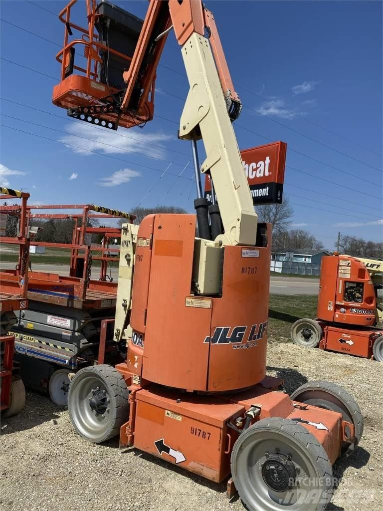 JLG E300AJP Колінчаті підйомники