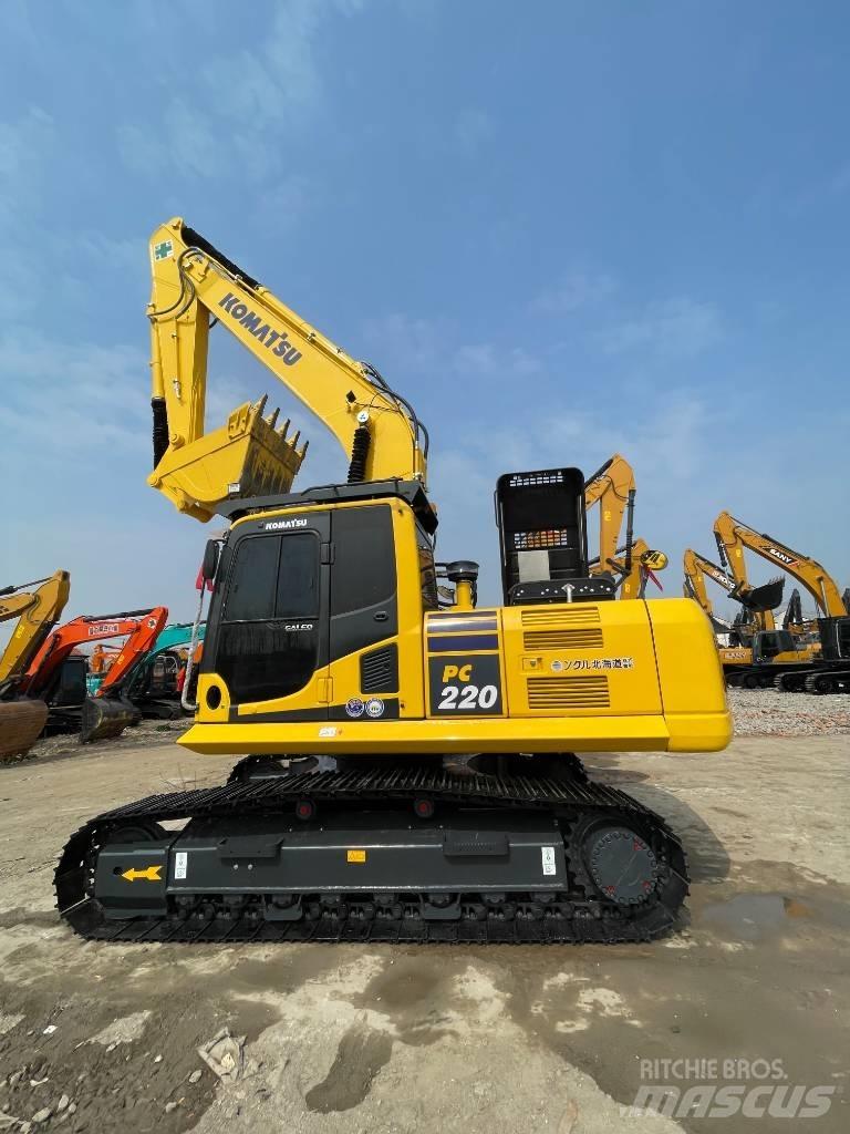 Komatsu PC 220 Гусеничні екскаватори