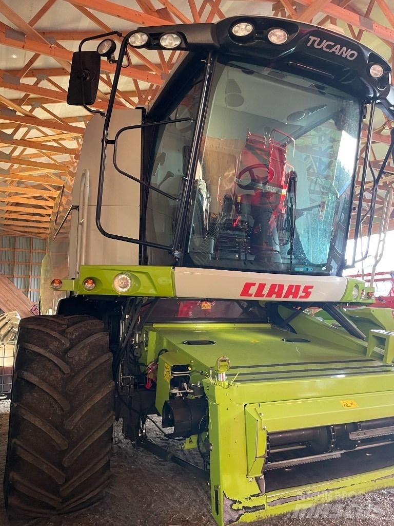 CLAAS Tucano 440 Зернозбиральні комбайни