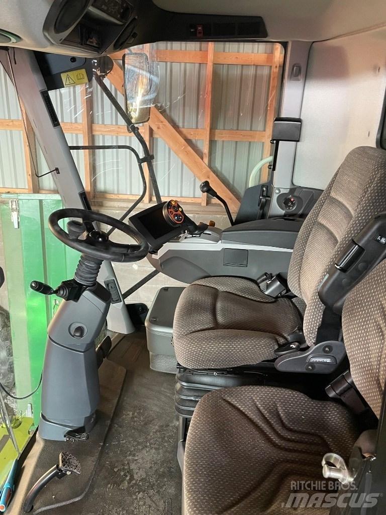 CLAAS Tucano 440 Зернозбиральні комбайни