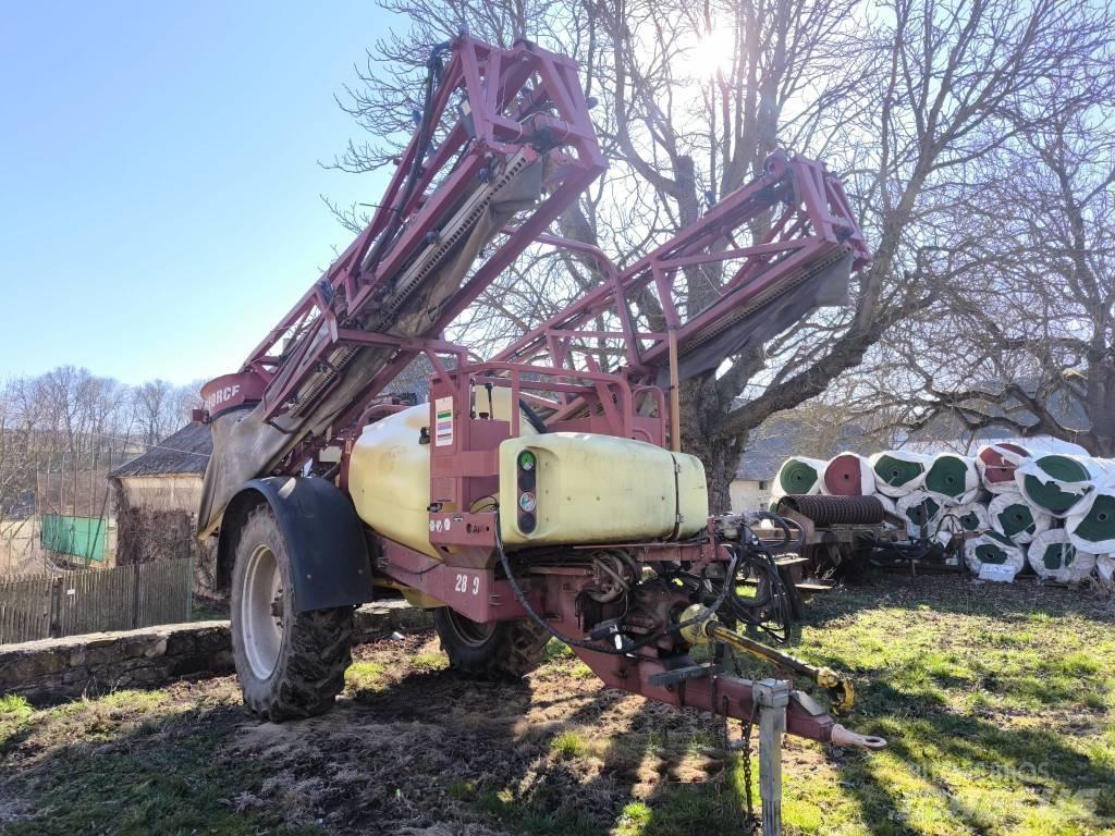 Hardi Commander 2800 Причіпні обприскувачі